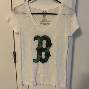 NWOT Red Sox camo logo tee